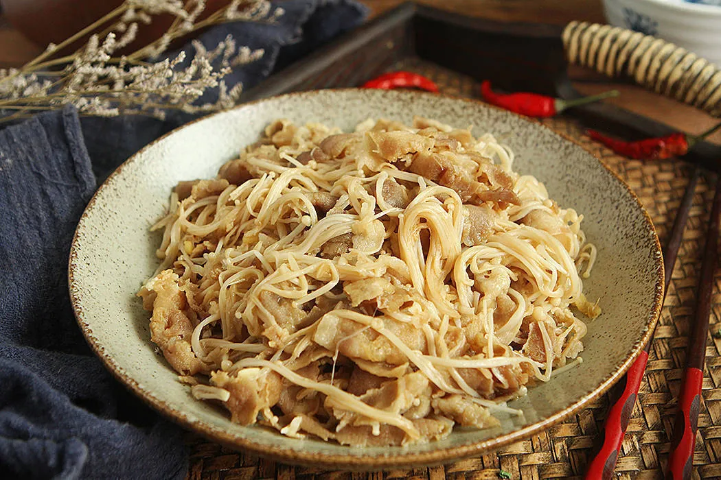 金针菇炒羊肉片